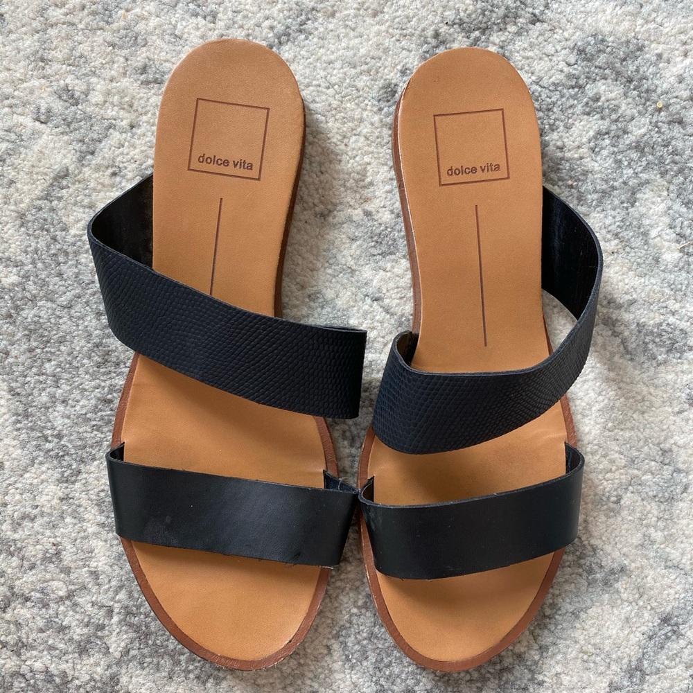Dolce Vita Pace Black Sandal size 8